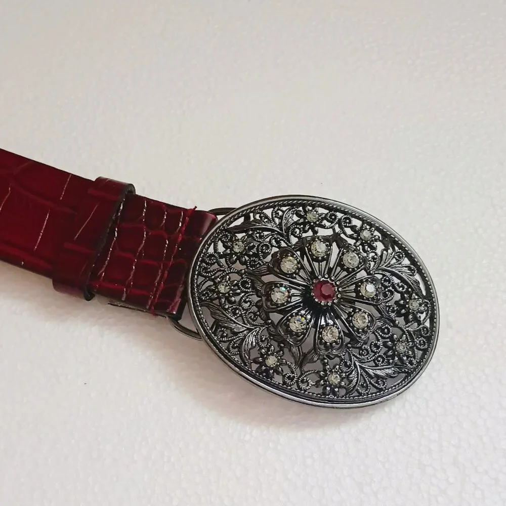 WHBM Embossed Crocodile Print Belt S Brown w Oval Open Work Rhinestone Buckle